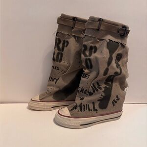 GSL Desert Chunk Taylor tall boots. Size 6 Women; Size 4 Men